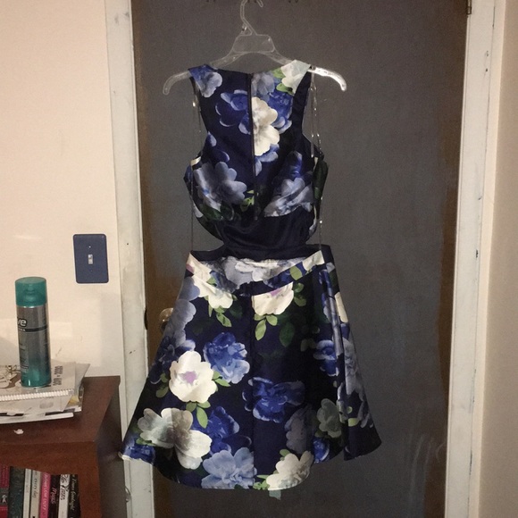 Home coming dress - Picture 2 of 2